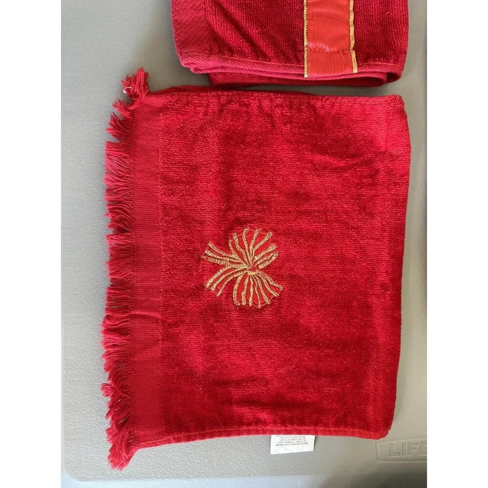 R A Briggs Towel Set Red Embroidered 3 Piece Bath Hand Face Christmas Bow